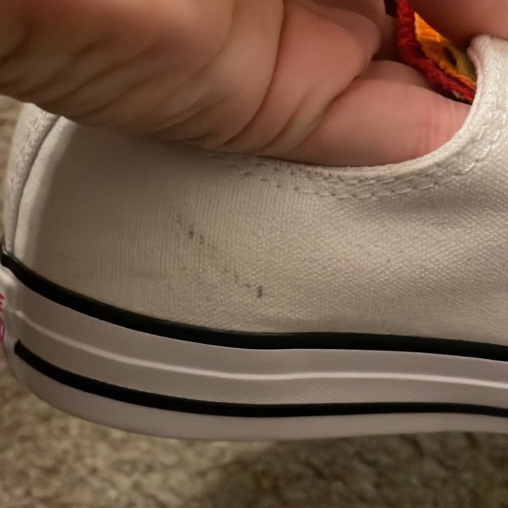 PRIDE converse - Picture 3 of 4
